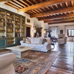 The perfect Tuscan property for sale in Chianti with pool (6)