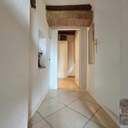 Apartment with garden for sale in San Gimignano Tuscany (9)