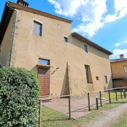 Beautiful Apartment for sale near San Gimignano Tuscany with pool (2)
