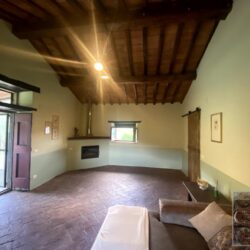Stone villa for sale near Cortona Tuscany (25)