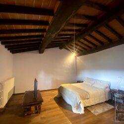Stone villa for sale near Cortona Tuscany (26)