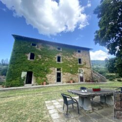 Stone villa for sale near Cortona Tuscany (28)