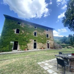 Stone villa for sale near Cortona Tuscany (29)