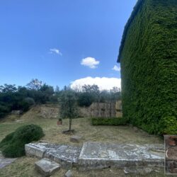 Stone villa for sale near Cortona Tuscany (36)