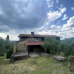 Stone villa for sale near Cortona Tuscany (48)