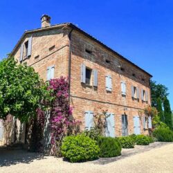 Country-House-Morro-DAlba-Ancona-Marche-Italy-01
