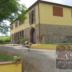 Farmhouse with pool for sale near San Gimignano Tuscany (17)