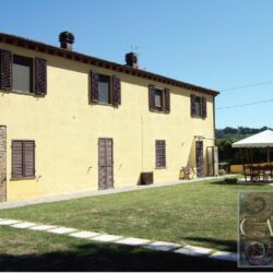 Farmhouse with pool for sale near San Gimignano Tuscany (18)