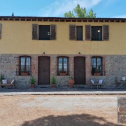 Farmhouse with pool for sale near San Gimignano Tuscany (7)