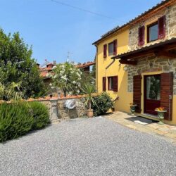 House with Pool for sale near Marliana Tuscany (20)