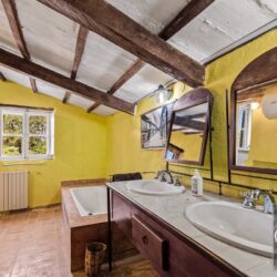 Rustic house for sale with pool near Todi Umbria (26)