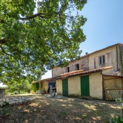Rustic house for sale with pool near Todi Umbria (32)