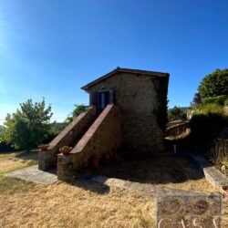 Stone house for sale just 5km from Cortona Tuscany (12)