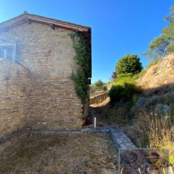 Stone house for sale just 5km from Cortona Tuscany (13)