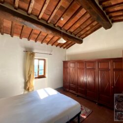 Stone house for sale just 5km from Cortona Tuscany (22)