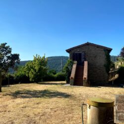 Stone house for sale just 5km from Cortona Tuscany (31)