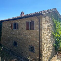 Stone house for sale just 5km from Cortona Tuscany (7)