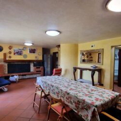 Villa with pool for sale near Lucca Tuscany (2)