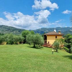 Villa with pool for sale near Lucca Tuscany (35)