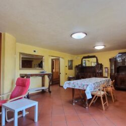 Villa with pool for sale near Lucca Tuscany (4)