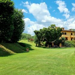 Villa with pool for sale near Lucca Tuscany (43)