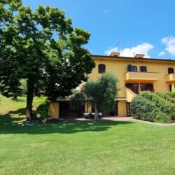 Villa with pool for sale near Lucca Tuscany (44)