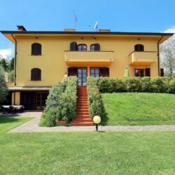 Villa with pool for sale near Lucca Tuscany (45)