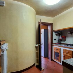 Villa with pool for sale near Lucca Tuscany (6)