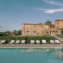 9 Bedroom Farmhouse with Pool for sale near Foiano della Chiana Arezzo Tuscany (1)
