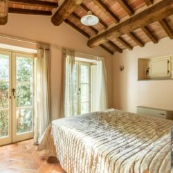 9 Bedroom Farmhouse with Pool for sale near Foiano della Chiana Arezzo Tuscany (10)