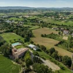 9 Bedroom Farmhouse with Pool for sale near Foiano della Chiana Arezzo Tuscany (21)