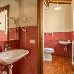 9 Bedroom Farmhouse with Pool for sale near Foiano della Chiana Arezzo Tuscany (6)