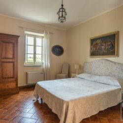 9 Bedroom Farmhouse with Pool for sale near Foiano della Chiana Arezzo Tuscany (7)