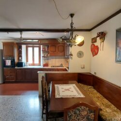 Tuscan Village House with Garden for sale (11)