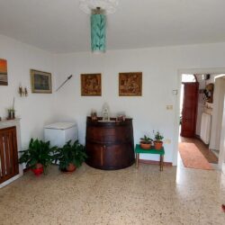 Tuscan Village House with Garden for sale (13)