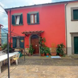 Tuscan Village House with Garden for sale (16)