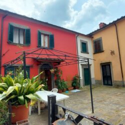 Tuscan Village House with Garden for sale (21)
