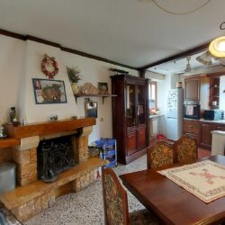 Tuscan Village House with Garden for sale (8)