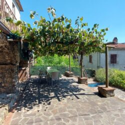 Village house for sale near Bagni di Lucca (18)