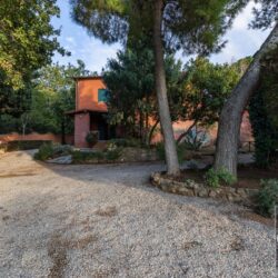 Villa for sale near the Tuscan coast (10)