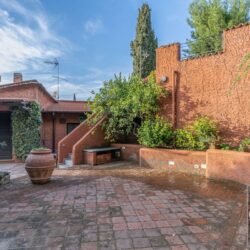 Villa for sale near the Tuscan coast (21)