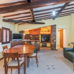 Villa for sale near the Tuscan coast (35)