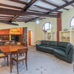 Villa for sale near the Tuscan coast (36)