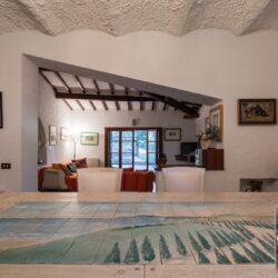 Villa for sale near the Tuscan coast (44)