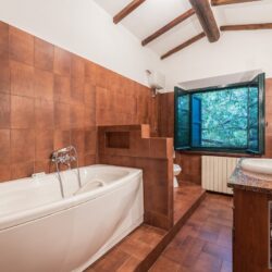 Villa for sale near the Tuscan coast (65)