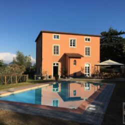 Villa with pool for sale near Pescaglia Lucca Tuscany (9)