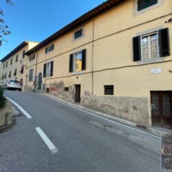 Beautiful Restored Apartment for sale in Lari, Tuscany (35)