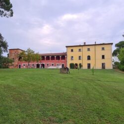 Incredible period villa for sale near Arezzo Tuscany (14)