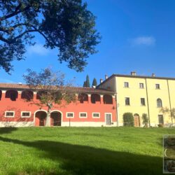 Incredible period villa for sale near Arezzo Tuscany (9)