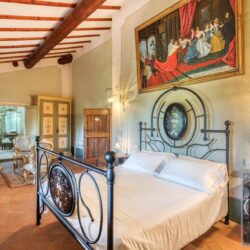 Large Historic Villa for sale near Lucignano Tuscany (17)